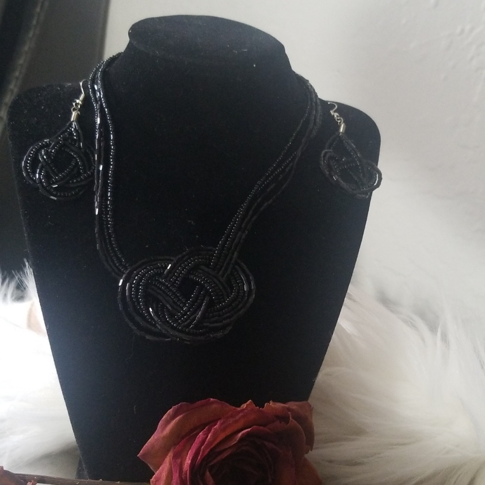 Necklace set with earrings